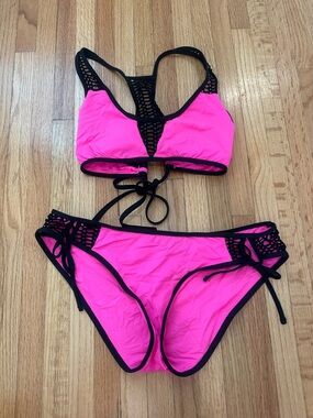 Becca Women’s Pink Contrast-Trim Two-Piece Swim Set